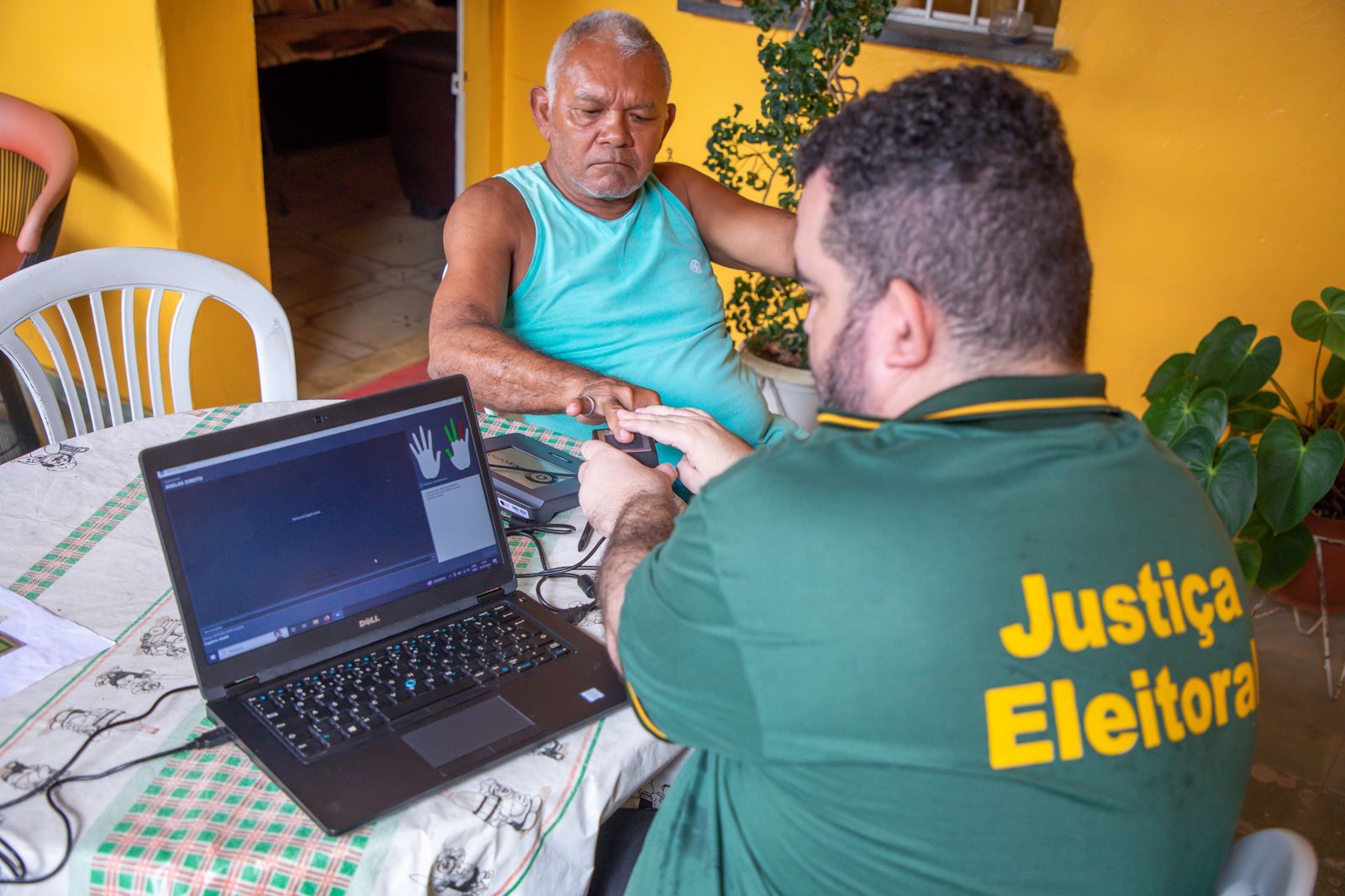 TRE-AM oferece biometria domiciliar a eleitores de Manaus