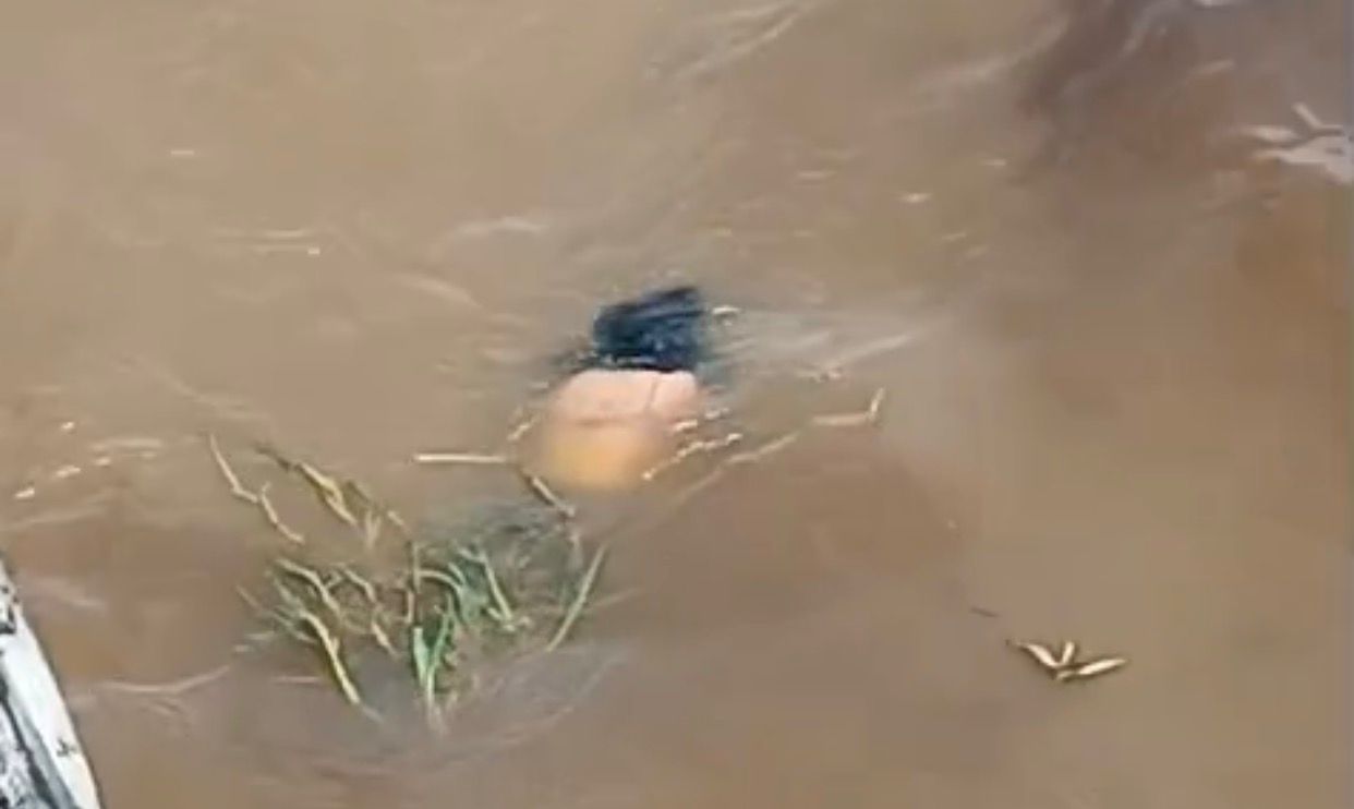 Vídeo mostra corpo de mulher após naufrágio de lancha no Encontro das Águas