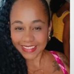 Mulher é assassinada a facadas pelo marido e filha de 12 anos fica ferida