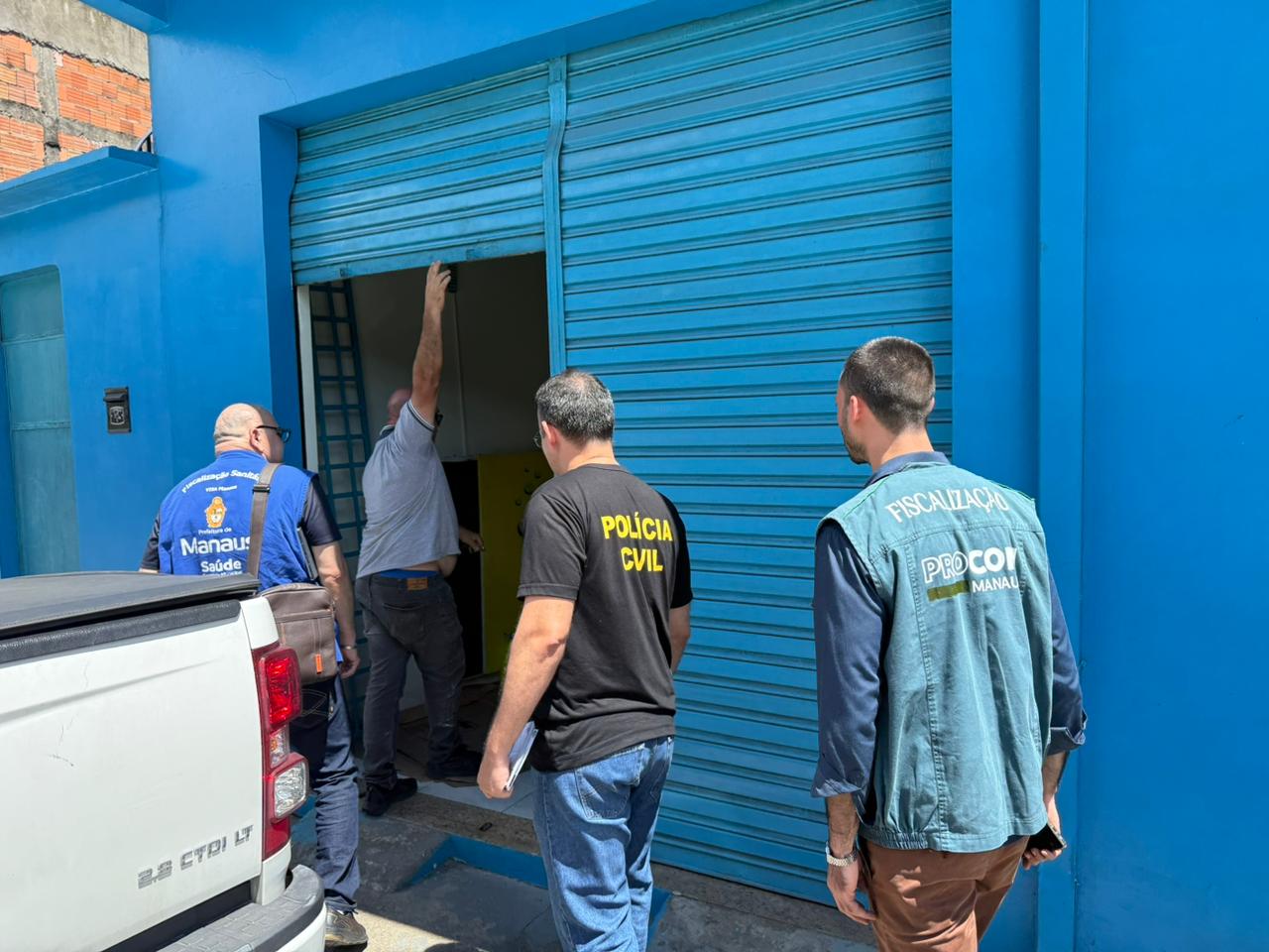 Operação fecha loja clandestina de produtos de limpeza na Zona Norte de Manaus