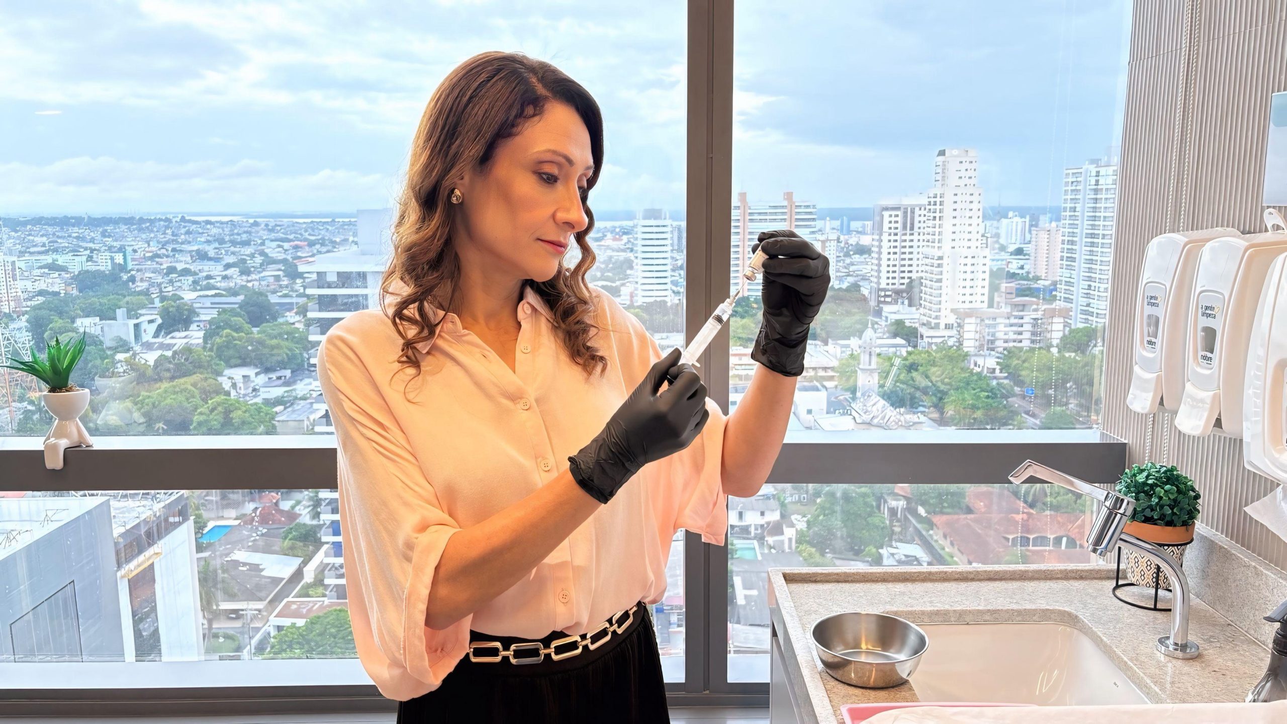 Fim da “tarja preta” na reposição hormonal marca nova era no tratamento da menopausa