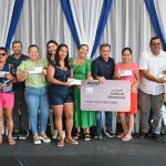 Vice-governador Tadeu de Souza participa de entrega de cartões do Auxílio Estadual no Baixo Solimões