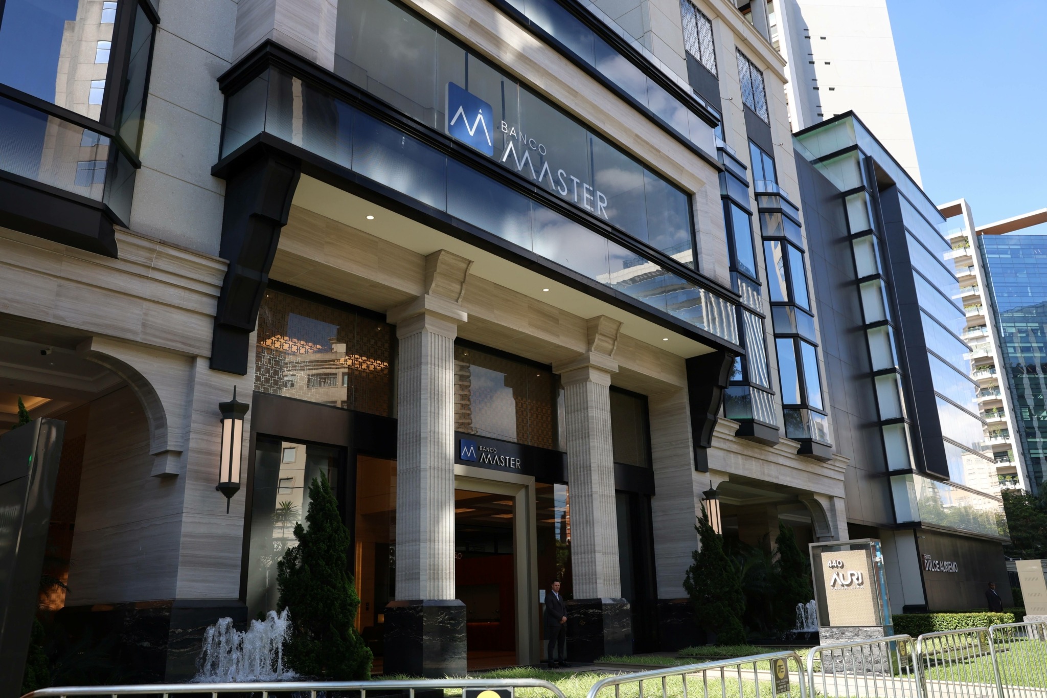 Prefeitura de Manaus nega aplicação de recursos no Banco Master