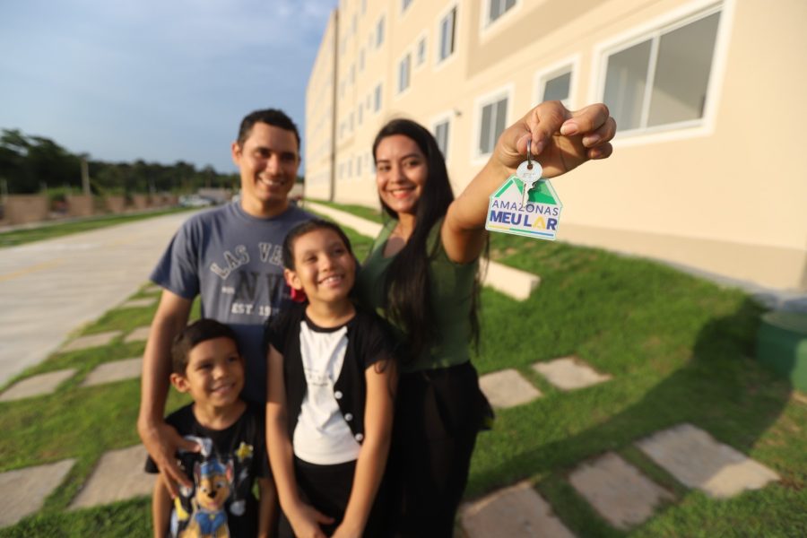 Amazonas investe R$ 4 bi em habitação e regularização