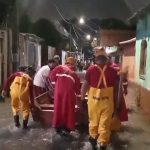 Bombeiros resgatam 32 famílias durante temporal em Manaus
