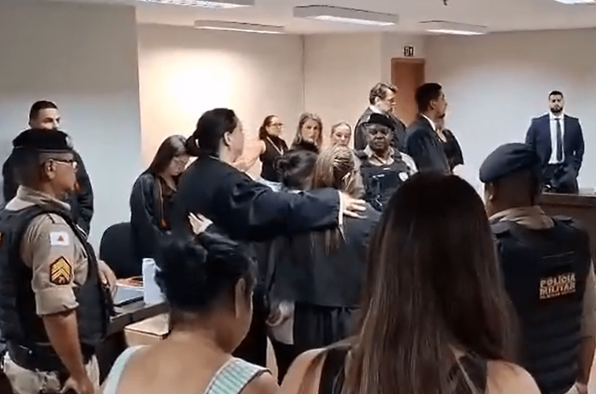 Mãe que matou e cortou pênis de abusador da filha de 11 anos é absolvida em júri popular