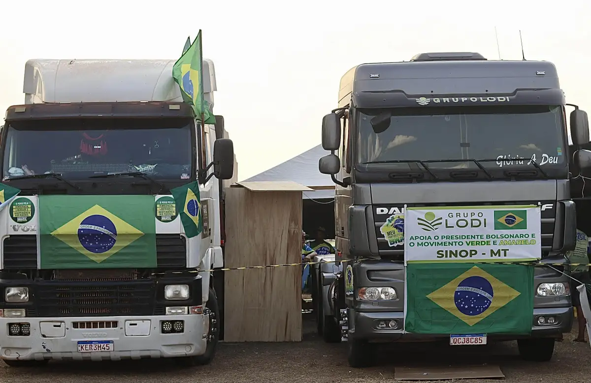 Caminhoneiros ameaçam paralisação nacional por preço do diesel