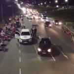 VÍDEO: Motociclista morre após colisão com caminhão de reciclagem em Manaus