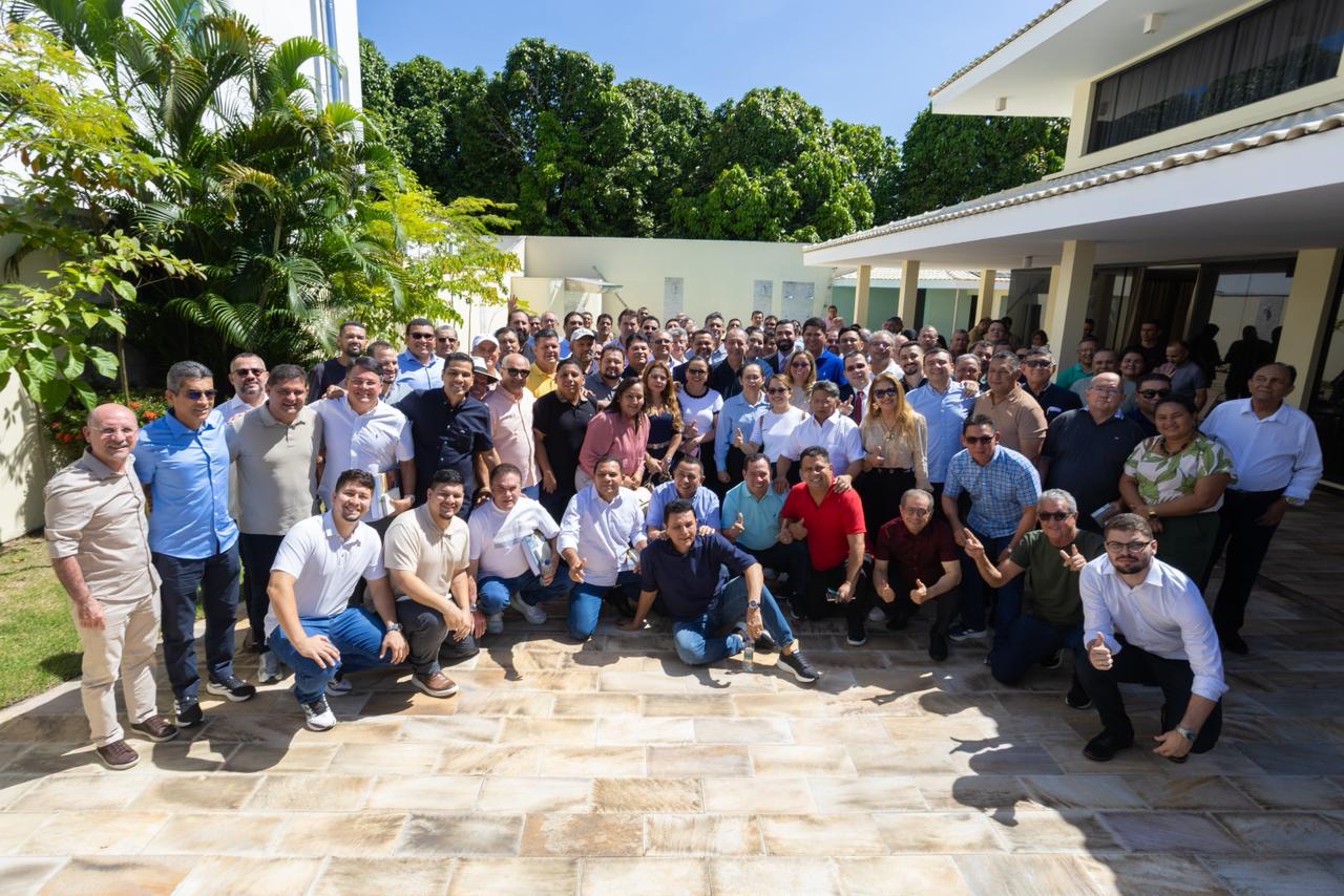 Omar Aziz recebe apoio de 105 líderes políticos do Amazonas à pré-candidatura ao governo