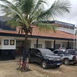 Homem é preso suspeito de agredir esposa com faca em Eirunepé