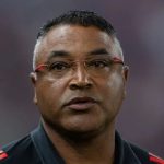 São Paulo tem negativa de Filipe Luis e sonda Roger Machado