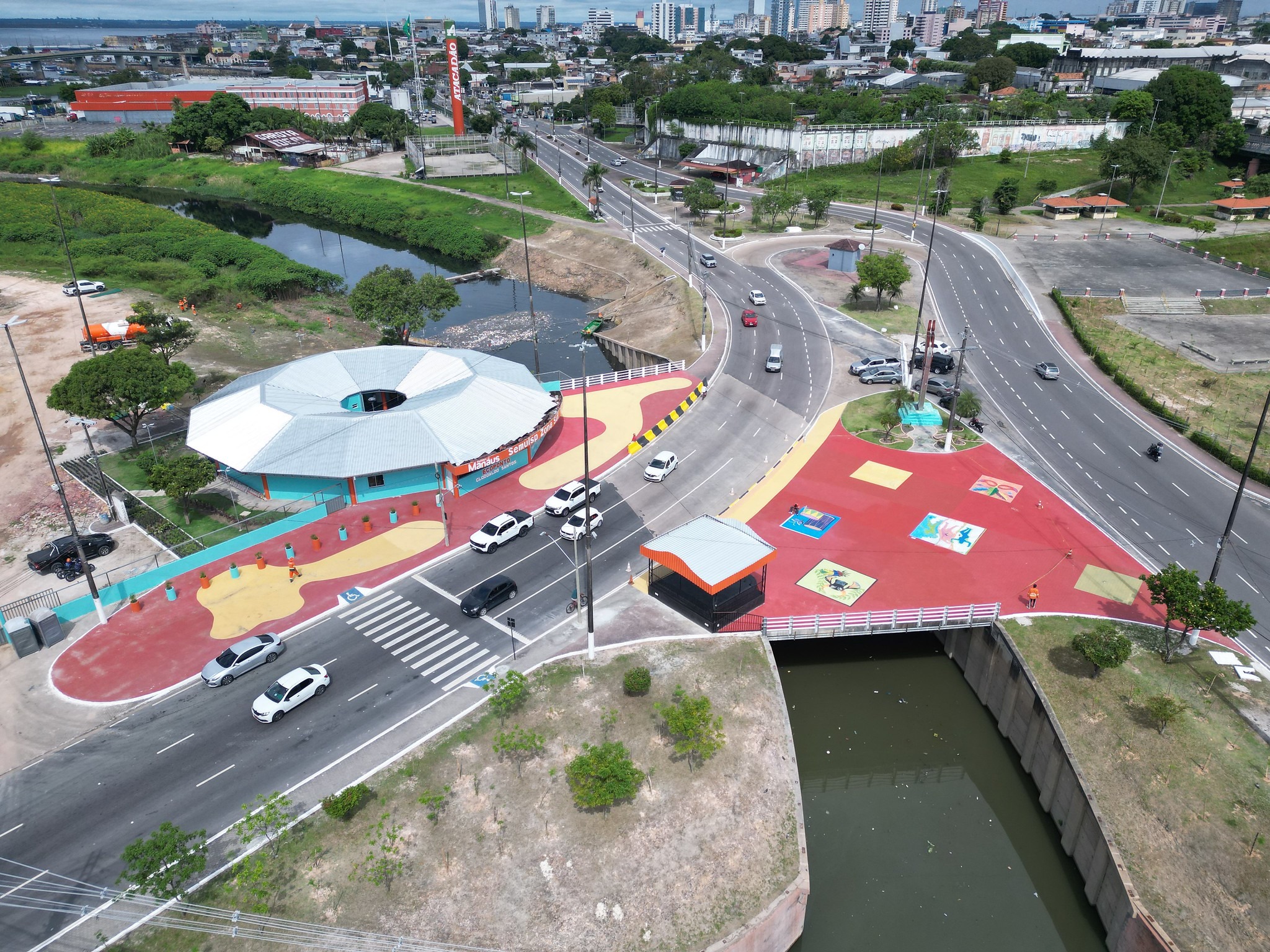 David Almeida entrega ecoponto e revitaliza ponte na Zona Sul