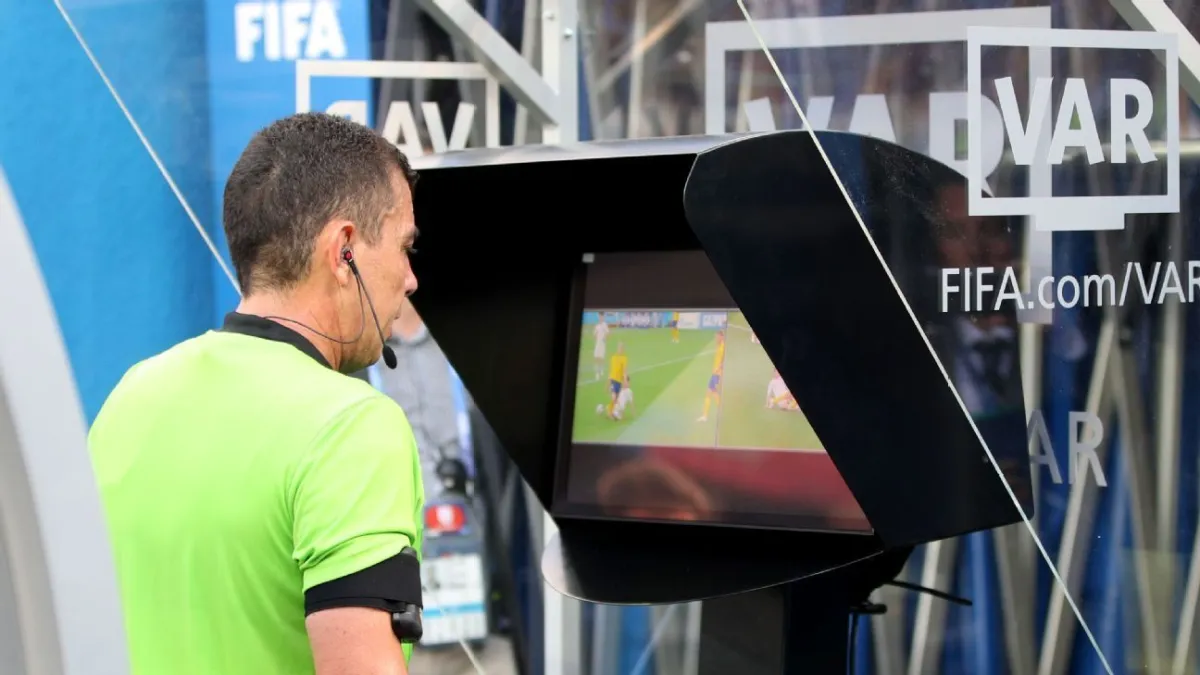 Novas regras do futebol anti-cera e VAR começam na Copa de 2026
