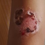 Pai é preso por torturar filhos de 3, 4 e 7 anos em Manaus