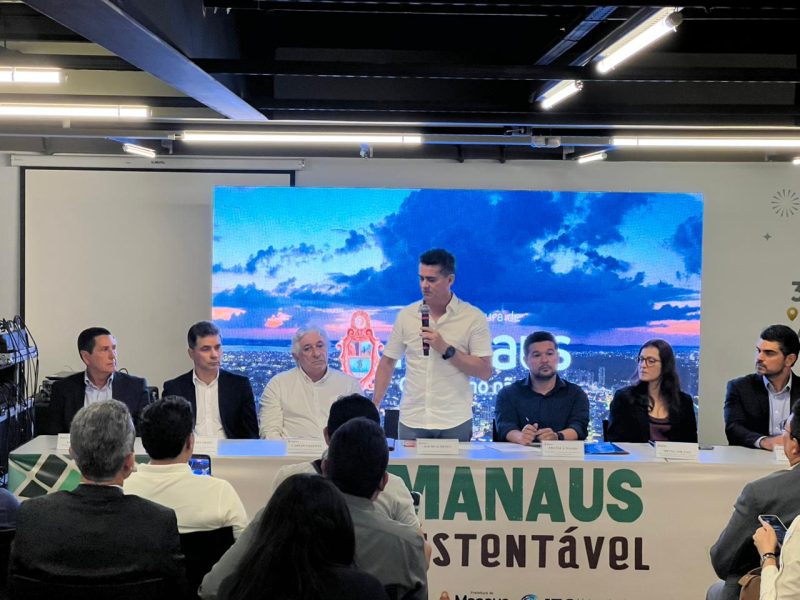 Prefeito David Almeida assina decreto que regulamenta Programa Manaus Sustentável