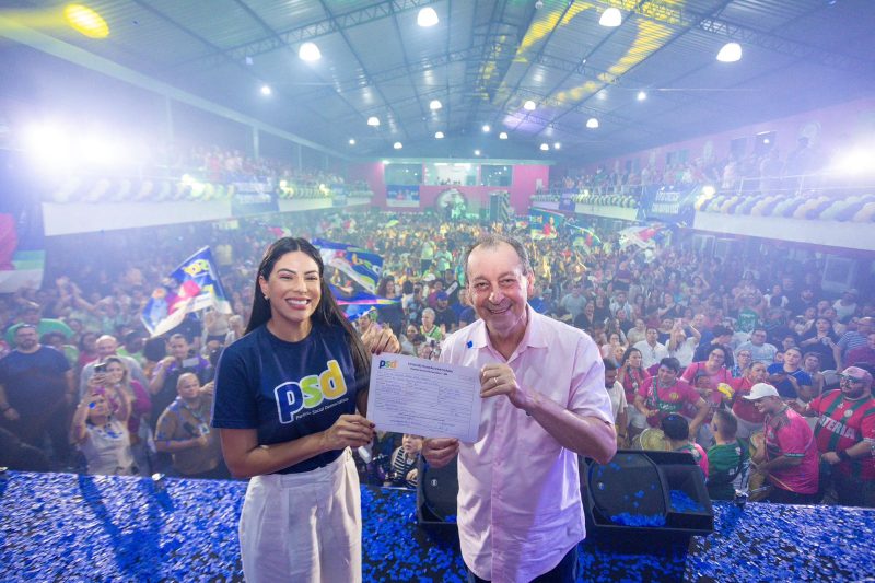 Filiação da deputada Mayra Dias ao partido de Omar Aziz lota quadra da Vitória Régia em Manaus