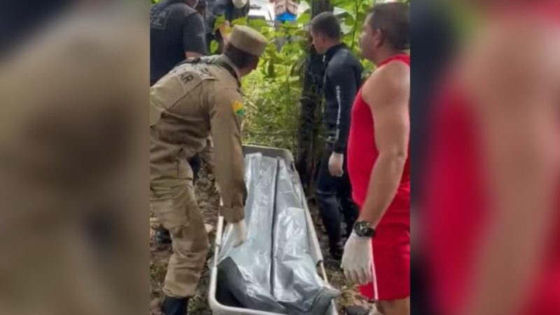 VÍDEO: Corpo de homem é encontrado preso a galhos em igarapé