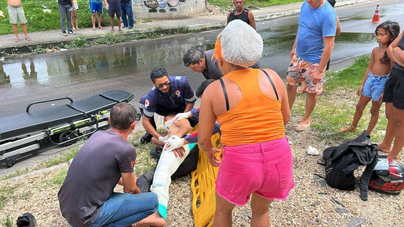 VÍDEO: Motociclista cai de viaduto ao tentar fugir de blitz em Manaus