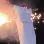 Roupa de Henri Castelli pega fogo durante encenação de 'A Paixão de Cristo'