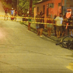 VÍDEO: Ciclista morre após perder controle e bater de frente contra muro em Manaus