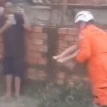 VÍDEO: Criança de 3 anos é arrastada por enxurrada em igarapé durante chuva em Manaus