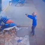 Vídeo mostra execução de empresário em frente a hotel no Amazonas