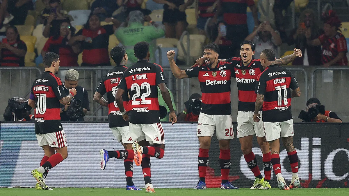 Flamengo confirma fratura de Lucas Paquetá