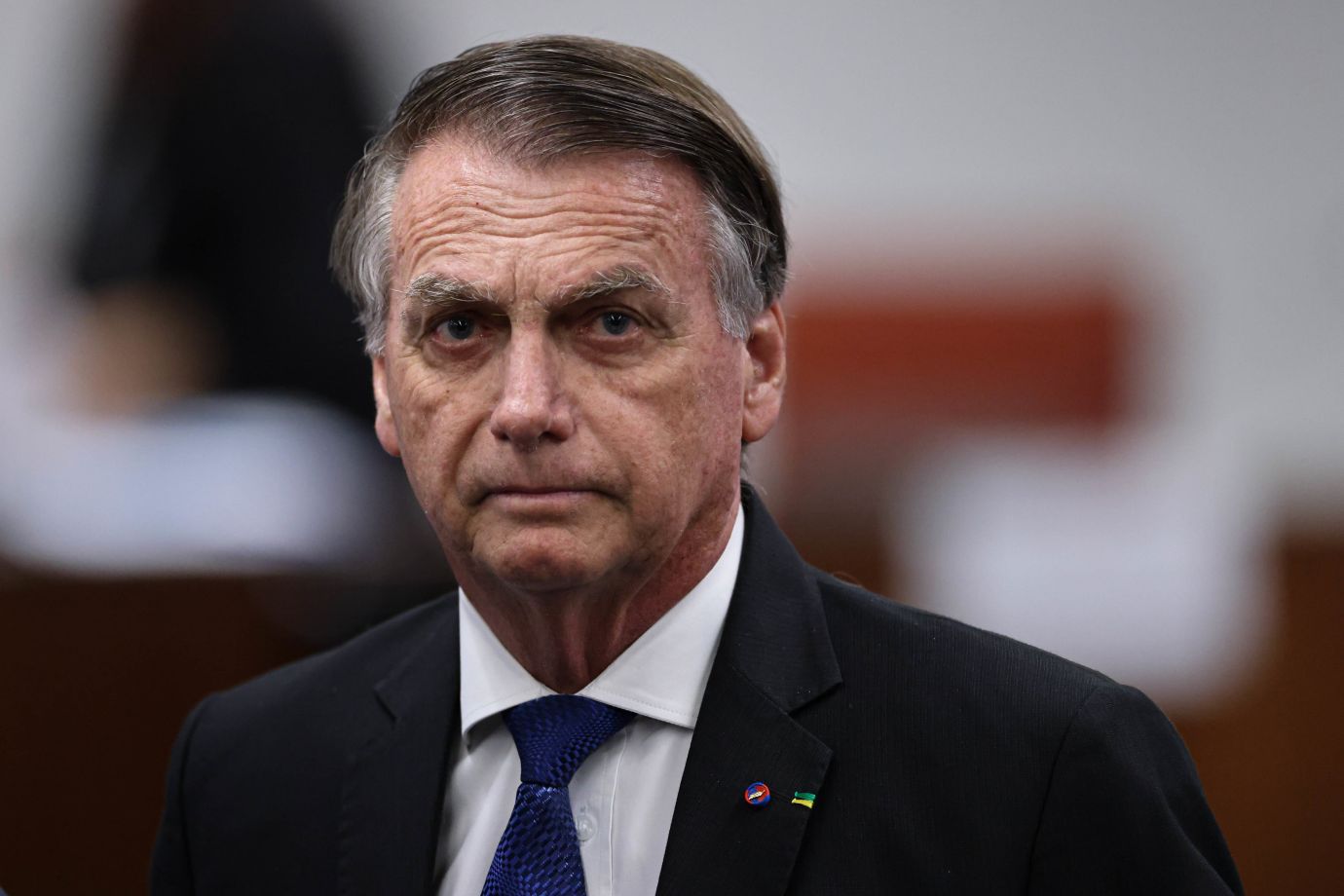 Médicos alertam que Bolsonaro ainda enfrenta risco de morte