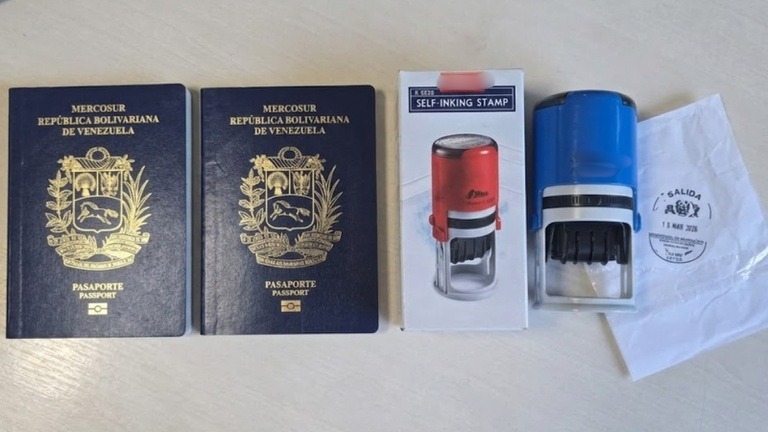 Venezuelano é preso em Manaus ao receber passaportes falsos enviados da Colômbia