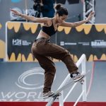 Rayssa Leal cai na pista e vai para hospital