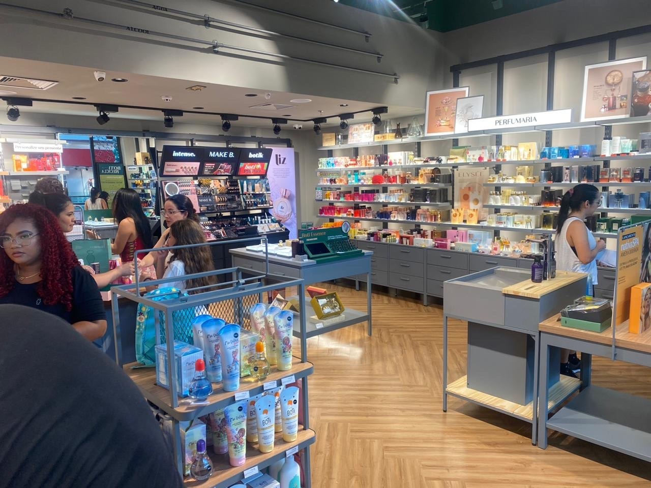 Dia das Mães deve movimentar mais de R$ 14 bilhões e impulsiona varejo no Brasil