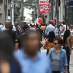 Abono salarial começa a ser pago para nascidos em março e abril; confira