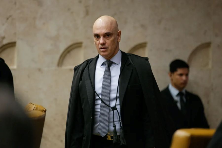 Moraes decreta perda de cargo de policiais militares condenados pelo 8 de janeiro