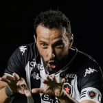 Nenê brilha aos 44 e lidera Botafogo-PB na Série C
