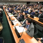CCJ da Câmara retoma análise do fim da escala 6×1 nesta quarta-feira (22)