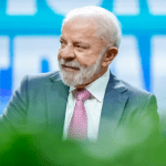 “Vamos ter que colocar alguém na cadeia”, diz Lula sobre aumento abusivo de combustíveis