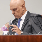 Moraes abre ação contra Flávio Bolsonaro por suposta calúnia a Lula