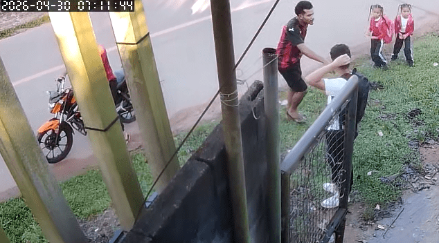 Vídeo mostra assalto com ameaça de tiro em parada de ônibus em Manaus