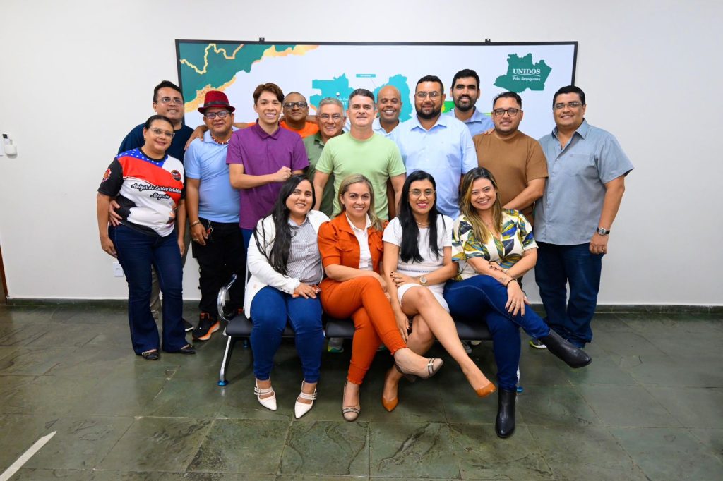 David Almeida reunido com lideranças políticas em Manaus
