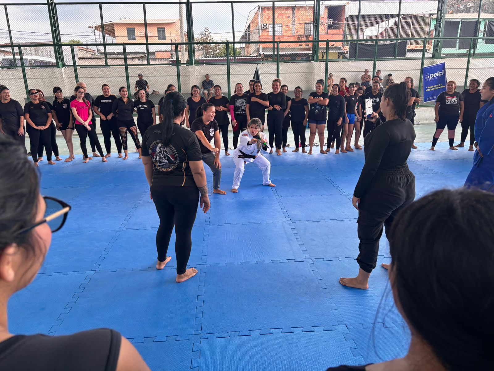 Curso gratuito de defesa pessoal feminina abre 250 vagas em Manaus; veja como participar