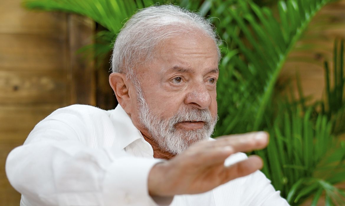 Lula quer anular leilão da Petrobras por vender gás acima da tabela