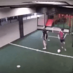 Video: Menino salva amigo de morrer eletrocutado em condomínio