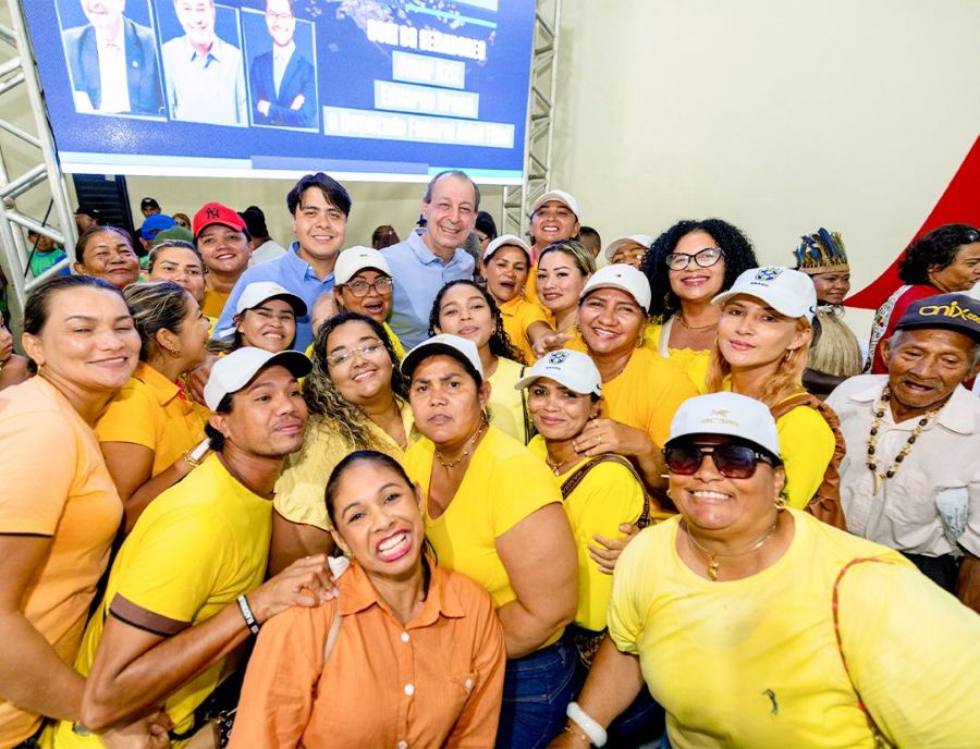 Omar, Braga e Adail Filho cumprem agenda de entregas para a população de Coari