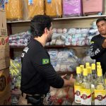 Polícia apreende 15 mil frascos de álcool adulterado no interior do AM