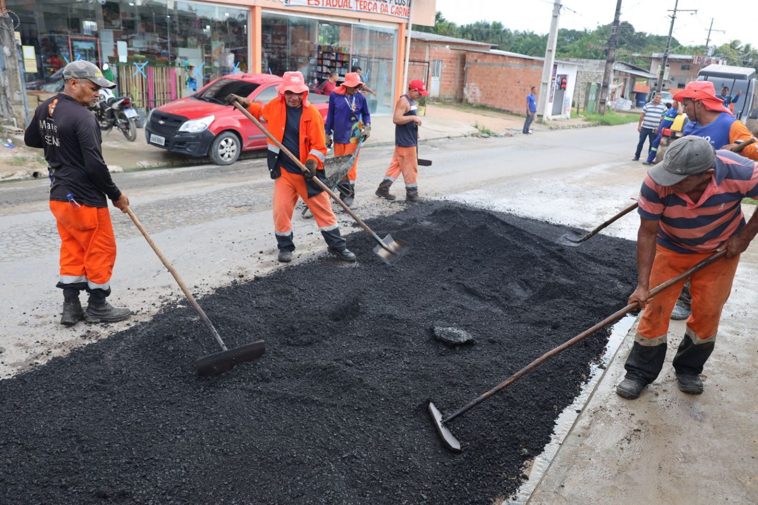 Prefeitura intensifica manutenção asfáltica na Zona Norte de Manaus