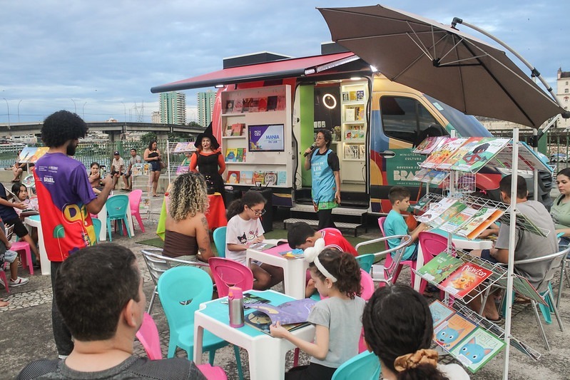 Crianças participam de contação de histórias no Parque Rio Negro em Manaus