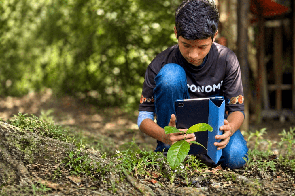 Ufam leva formação digital a jovens ribeirinhos e indígenas do Tupé