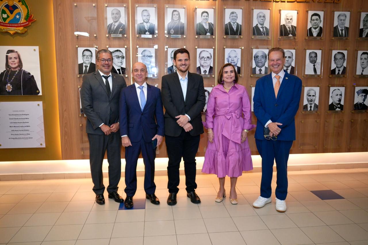 Renato Junior visita TCE-AM e reforça diálogo entre poderes em Manaus Renato Junior visita TCE-AM e reforça diálogo entre poderes em Manaus