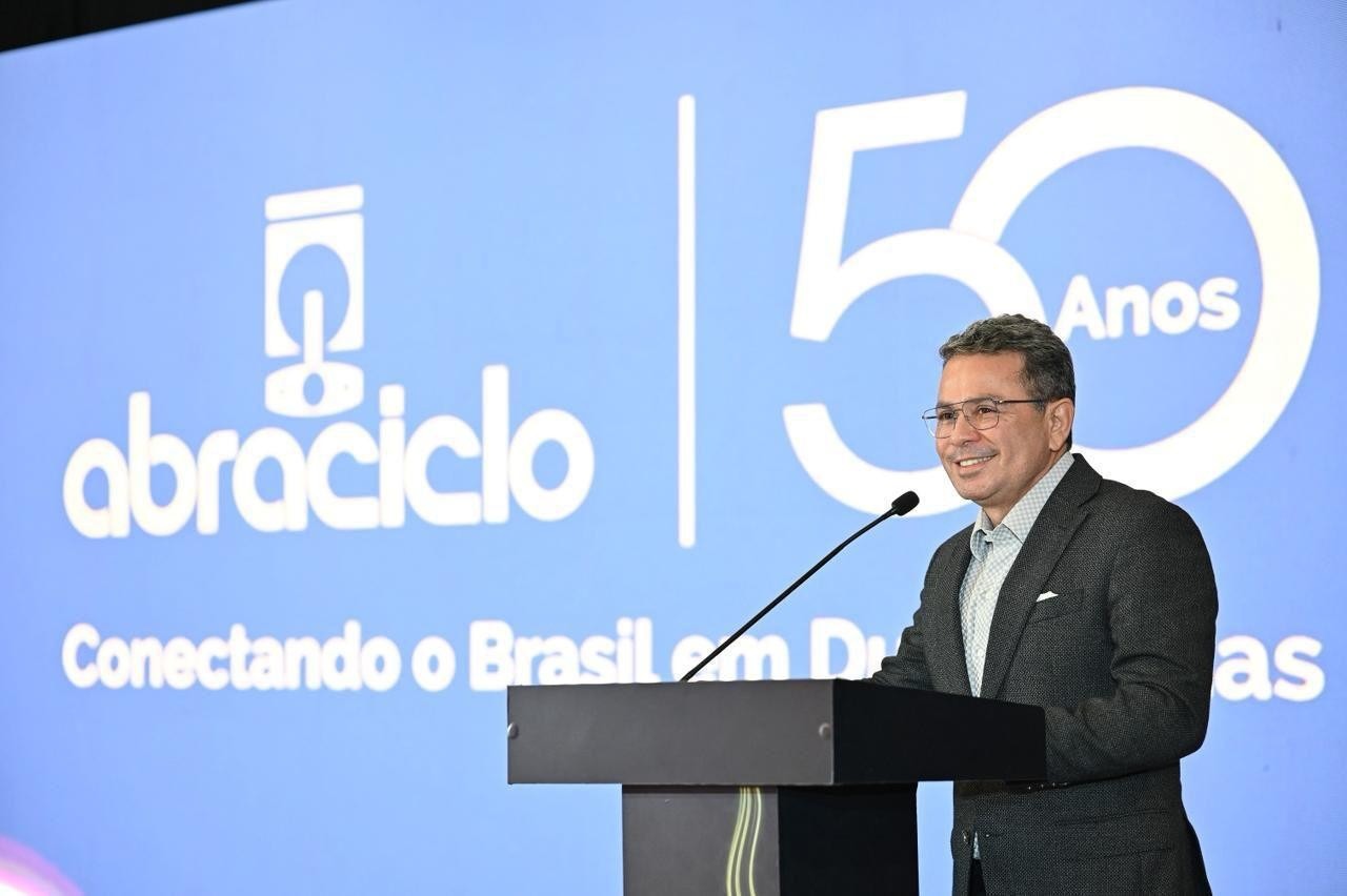 Vice-governador Tadeu de Souza destaca força do PIM nos 50 anos da Abraciclo