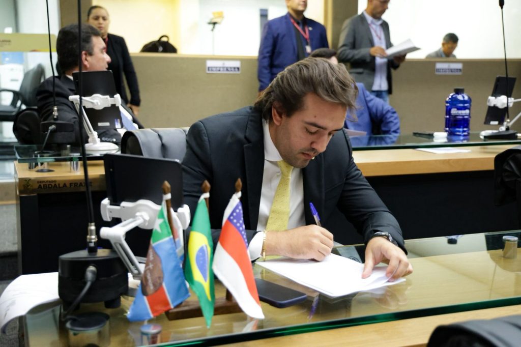 Deputado apresenta projeto de lei sobre inclusão de mães de PcDs no mercado de trabalho